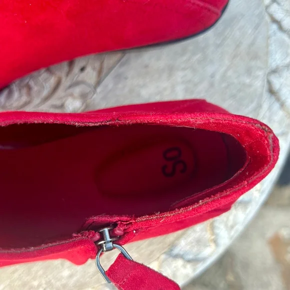 SO Red Faux Suede Zip-Up Ankle Booties - Size 7.5 - Picture 7 of 7
